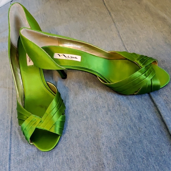 nina contesa open toe pump